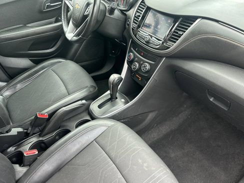 Used 2022 Chevrolet Trax LT w/ Driver Confidence Package AWD/4WD image 19