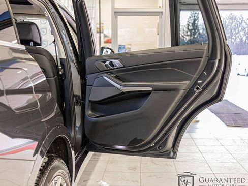Used 2021 BMW X7 xDrive40i w/ Premium Package image 43