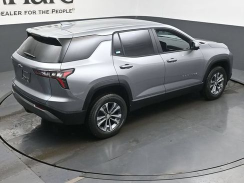 New 2026 Chevrolet Equinox LT w/ Convenience Package II FWD image 18