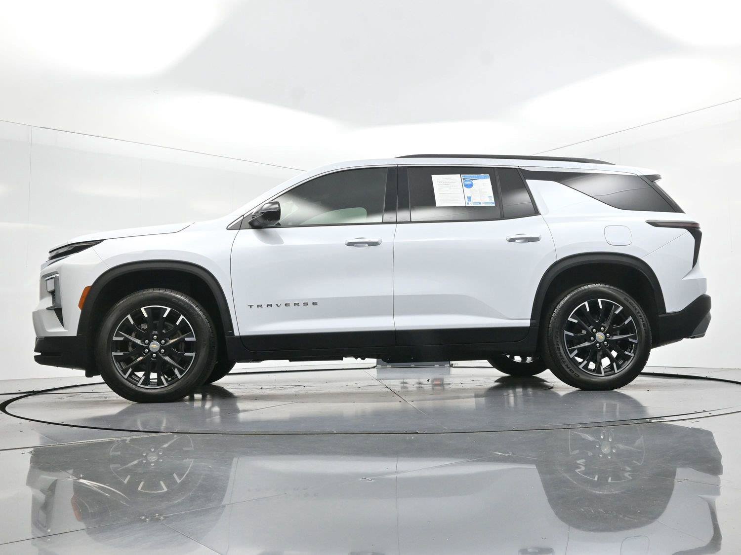 Used 2026 Chevrolet Traverse LT w/ Sun and Wheel Package FWD image 52