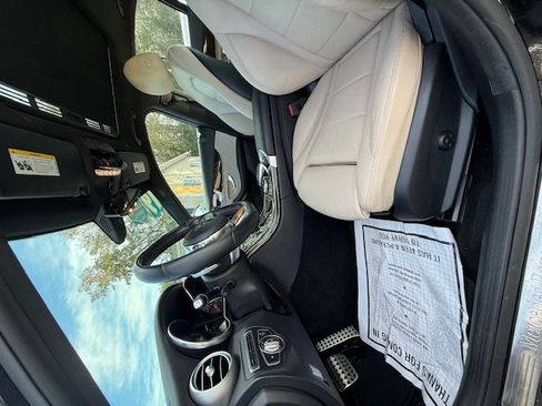 Used 2019 Mercedes-Benz C 300 4MATIC Sedan image 5