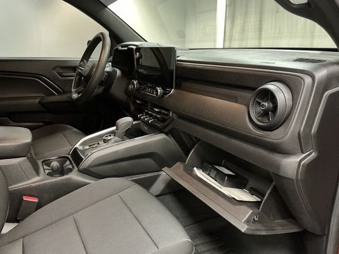 Used 2024 Chevrolet Colorado Trail Boss w/ LPO, Dark Essentials Package AWD/4WD image 32