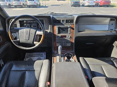Used 2012 Lincoln Navigator 4WD image 8