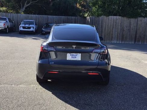 Used 2024 Tesla Model Y Long Range image 6