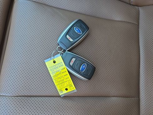 Used 2025 Subaru Outback Touring AWD/4WD image 37