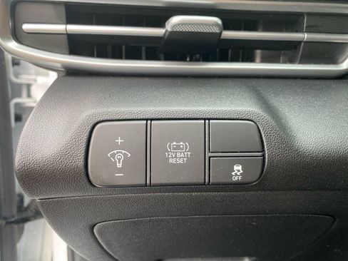 Used 2026 Hyundai Elantra Hybrid FWD image 21