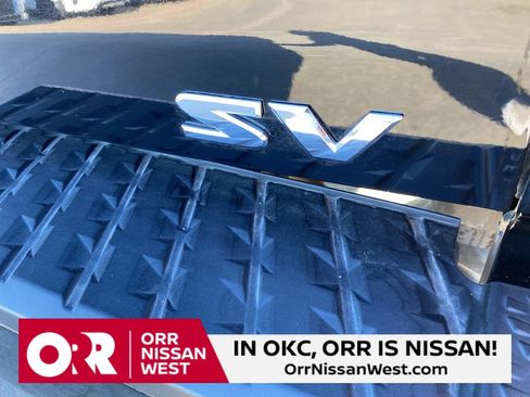 Used 2024 Nissan Titan SV w/ SV Convenience Package image 11