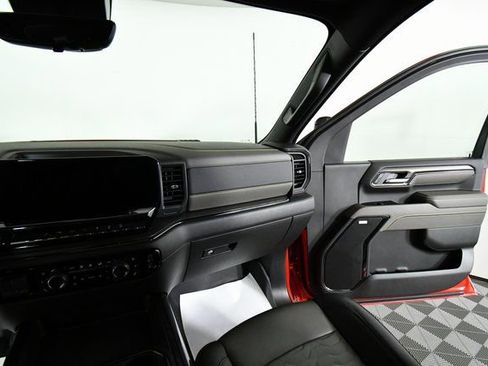 Used 2025 Chevrolet Silverado 2500 ZR2 w/ Technology Package image 20