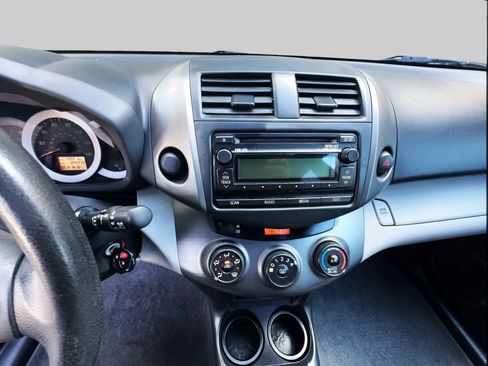 Used 2012 Toyota RAV4 FWD w/ Upgrade Value Pkg image 21