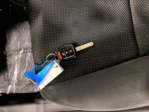 Used 2019 Honda HR-V LX image 31