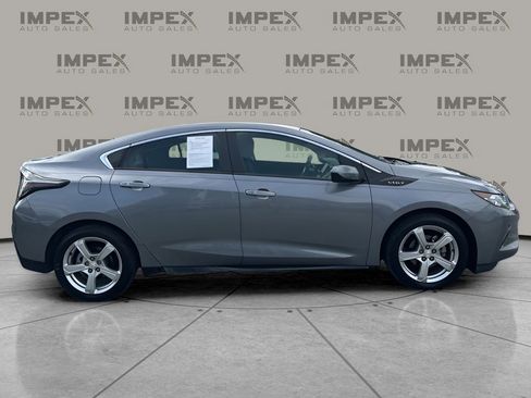 Used 2018 Chevrolet Volt LT image 6