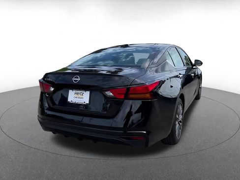 Used 2025 Nissan Altima 2.5 SV FWD image 14