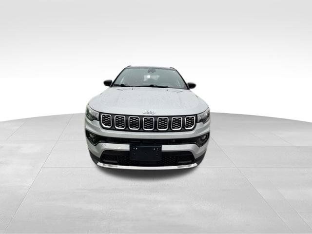 Used 2025 Jeep Compass Limited AWD/4WD image 2