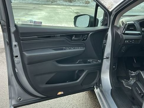 New 2026 Honda Odyssey Touring image 8