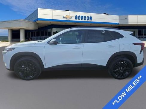 Used 2025 Chevrolet Trax ACTIV w/ Driver Confidence Package image 2