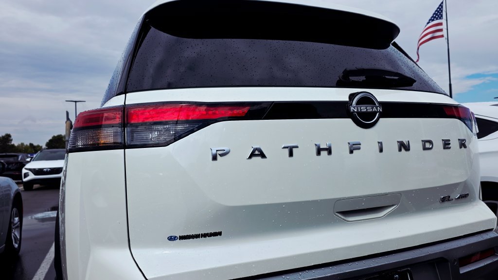 Used 2024 Nissan Pathfinder SL AWD/4WD image 23