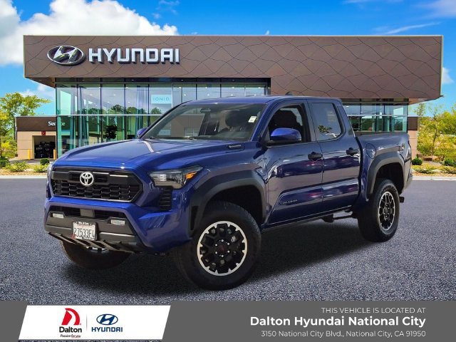 Used 2025 Toyota Tacoma TRD Off-Road AWD/4WD image 1