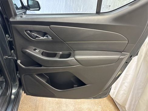 Used 2020 Chevrolet Traverse LT w/ LPO, Floor Liner Package image 28