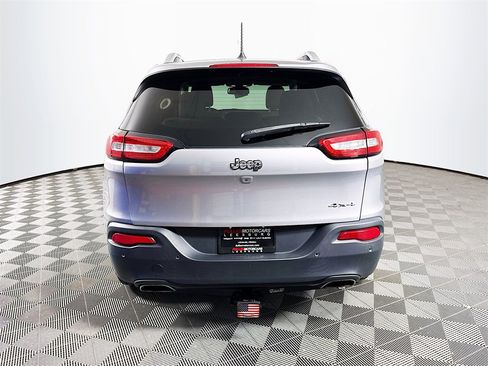 Used 2017 Jeep Cherokee Latitude w/ Safety/Convenience Group image 7