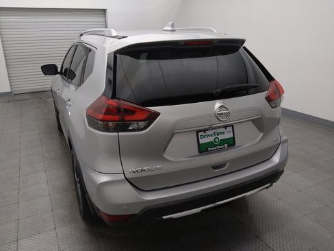 Used 2019 Nissan Rogue SV w/ Premium Package FWD image 6