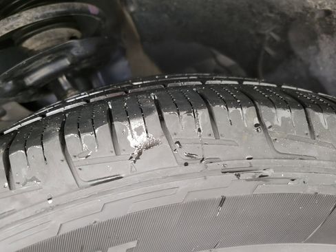 Used 2025 Nissan Rogue SV image 4