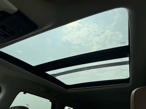 Used 2022 Nissan Pathfinder Platinum w/ Cargo Package image 19