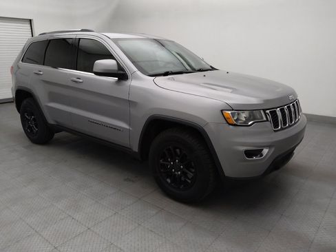 Used 2018 Jeep Grand Cherokee Laredo RWD image 11