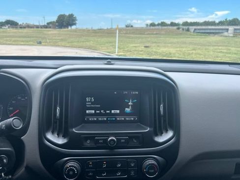Used 2018 GMC Canyon 2WD Crew Cab w/ Convenience Package image 16