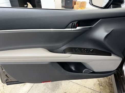 Used 2023 Toyota Camry LE image 7