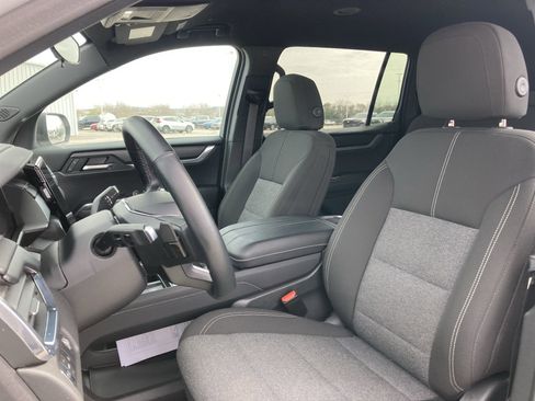 Used 2025 GMC Acadia Elevation image 13