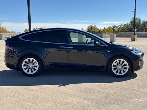 Used 2016 Tesla Model X 90D image 9