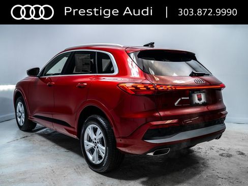 Used 2025 Audi Q5 Premium w/ Convenience Package image 4