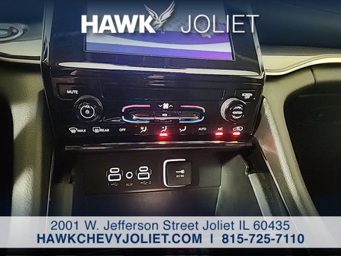 Used 2023 Jeep Grand Cherokee Laredo AWD/4WD image 16