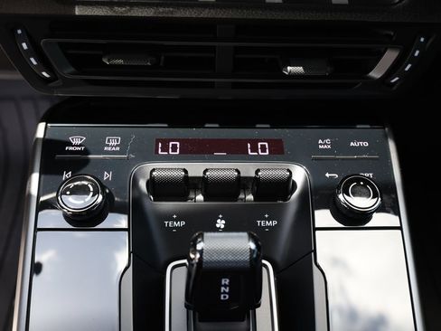 Used 2020 Porsche 911 Carrera w/ Sport Chrono Package RWD image 22