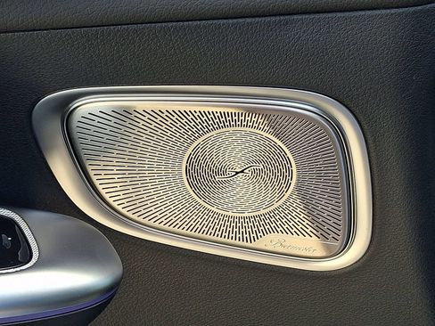 Used 2025 Mercedes-Benz GLC 300 4MATIC image 25