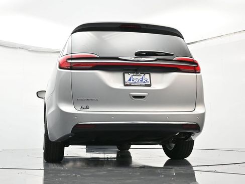 New 2026 Chrysler Pacifica Select image 43