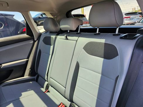 Certified 2023 Volkswagen Taos SE AWD/4WD image 12