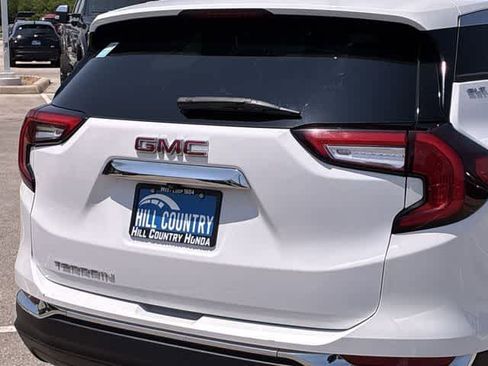 Used 2024 GMC Terrain SLT FWD image 13