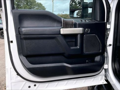 Certified 2020 Ford F250 Lariat w/ Lariat Value Package image 17