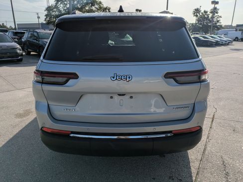 Used 2023 Jeep Grand Cherokee L Laredo image 5