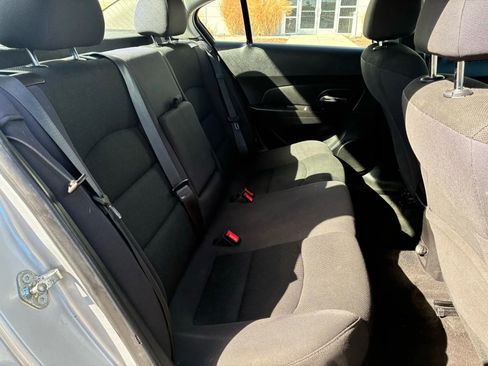 Used 2014 Chevrolet Cruze LT image 16