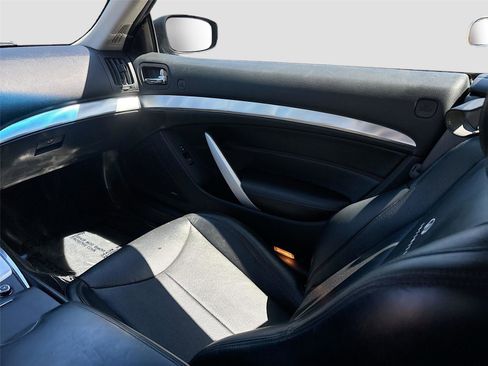 Used 2014 INFINITI Q60 Convertible w/ Premium Package RWD image 27