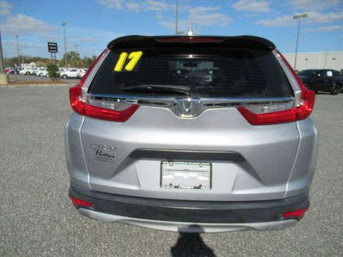 Used 2017 Honda CR-V LX image 6