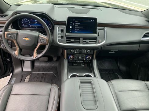 Used 2022 Chevrolet Tahoe High Country w/ Premium Package 2 AWD/4WD image 11