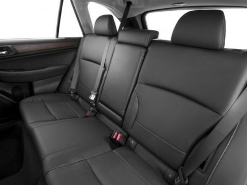 Used 2017 Subaru Outback 3.6R Limited image 16