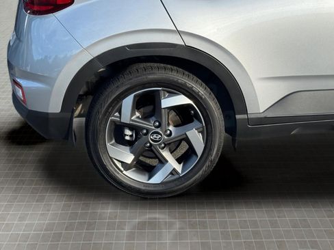 Certified 2025 Hyundai Venue SEL FWD image 14