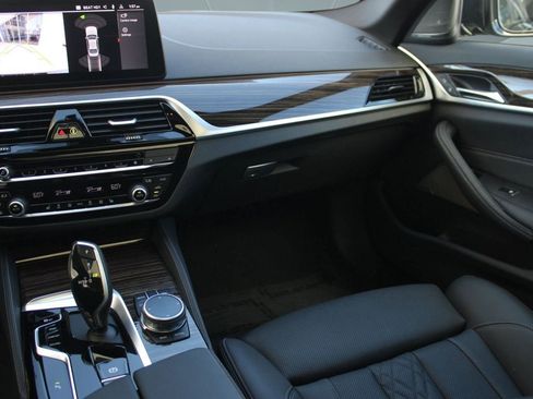 Used 2023 BMW 540i w/ M Sport Package image 31