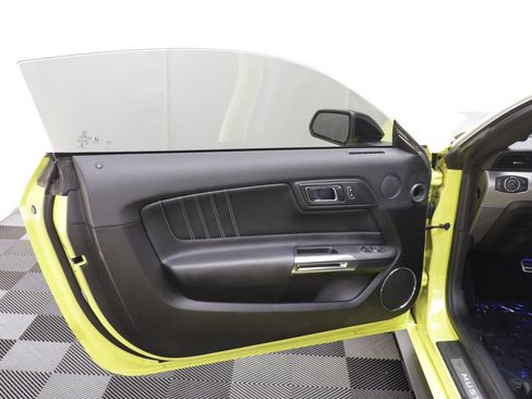 Used 2021 Ford Mustang GT Premium w/ Black Accent Package RWD image 5