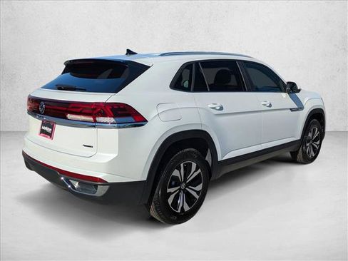New 2026 Volkswagen Atlas Cross Sport SE image 2