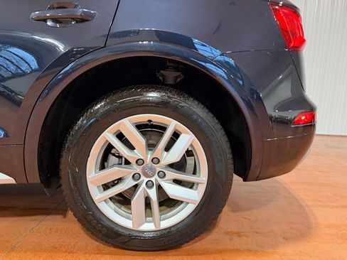 Used 2020 Audi Q5 2.0T Premium w/ Convenience Package image 11